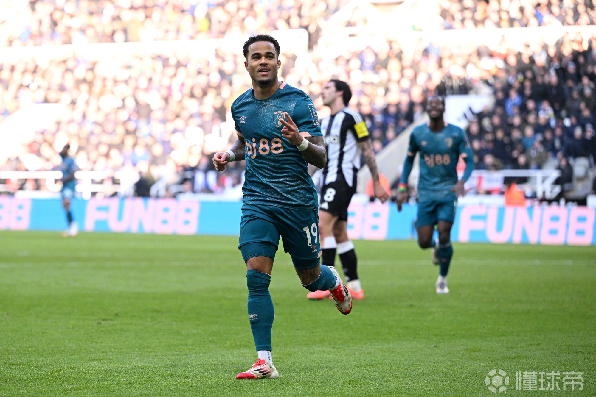 壹号娱乐官网-伯恩茅斯客场平局，保持不败状态延续